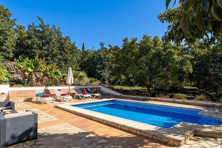 Villa für 4 Personen, mit Pool und Terrasse sowie Garten - 1
