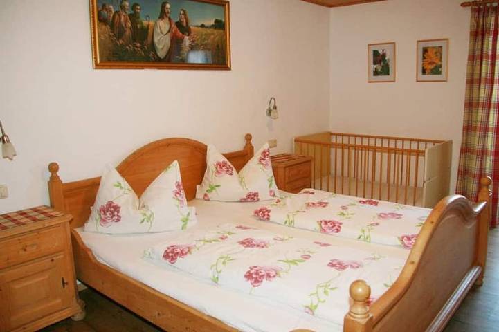 Ganze Wohnung, Ferienwohnung Kirchblick - Haus Benedikt in Saulgrub, Bayerische Alpen