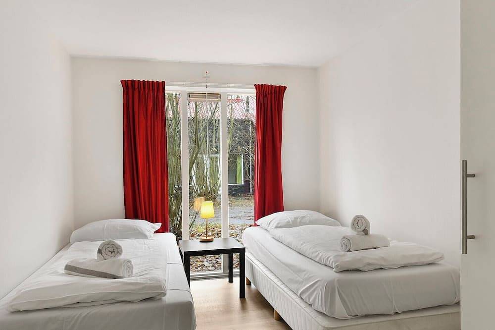 Comfortable bungalow for 12 persons in Drenthe