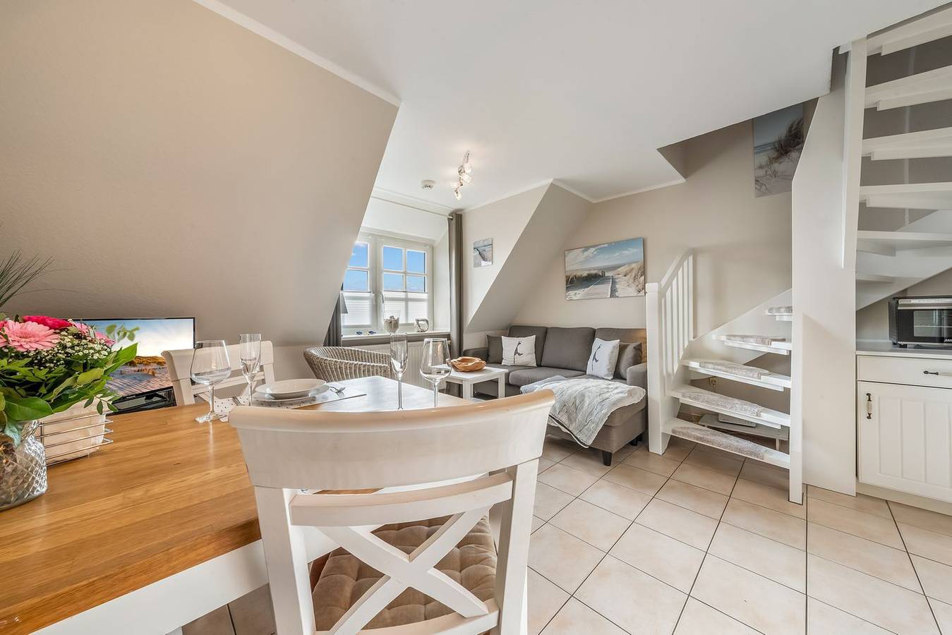 Ganze Wohnung, Strandnahe 3-Zimmer-Wohnung mit ca. 55 m² unter Reet, für bis zu 4 Personen in Wenningstedt, Sylt