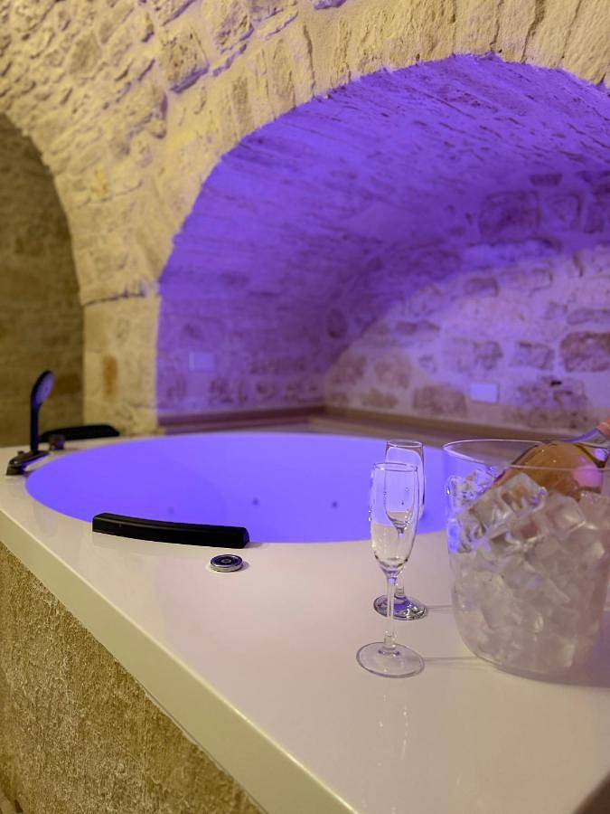 Chambre d’hôte pour 2 personnes, avec jacuzzi à Santeramo in Colle