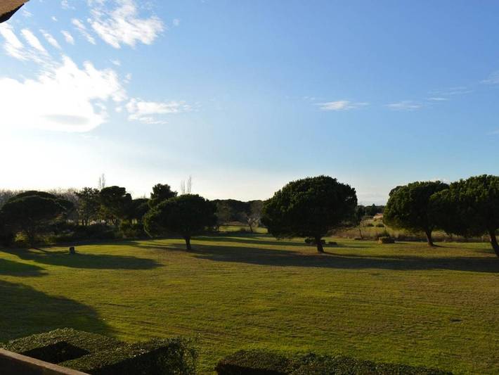 Gîte pour 4 personnes, avec terrasse dans Golf de Saint Cyprien