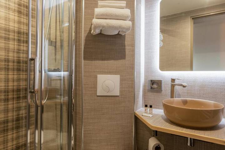 Hôtel pour 2 personnes, avec terrasse à Saran - 2