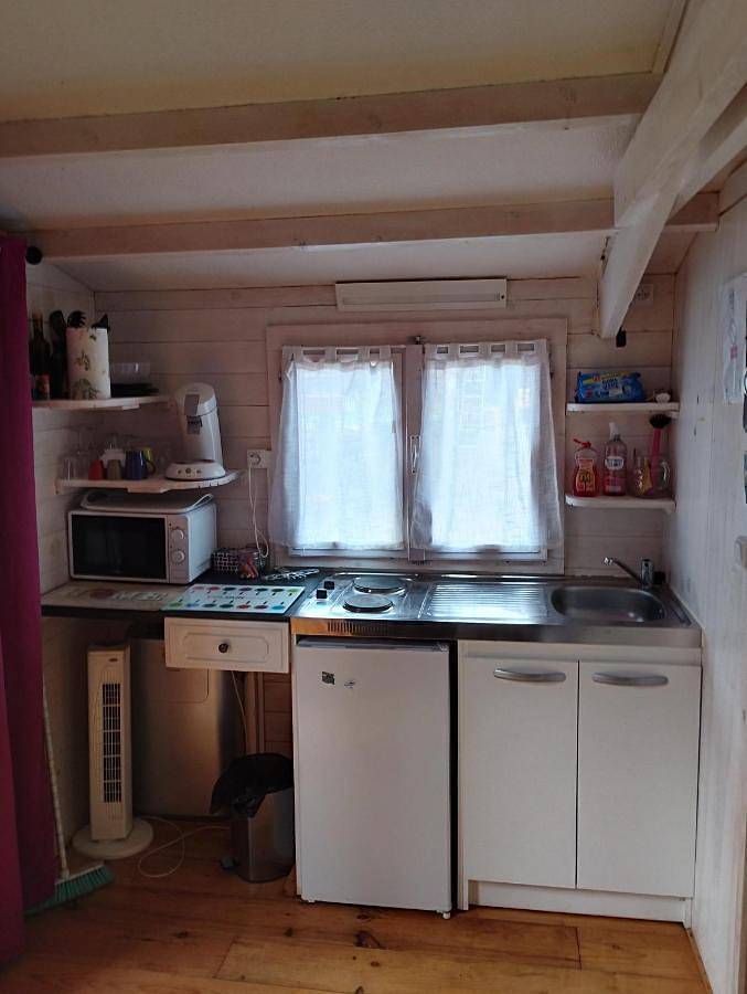 Maison de campagne pour 2 personnes, avec terrasse ainsi que piscine et jardin, animaux acceptés à Régusse - 2