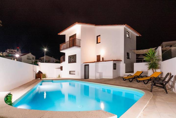 Casa de férias para 14 pessoas, com Varanda e Terraço e ainda Piscina em Praia da Areia Branca