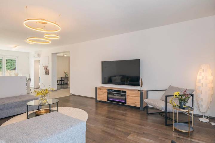 Villa pour 11 personnes, avec sauna et jardin ainsi que vue et piscine, animaux acceptés à Budapest - 2