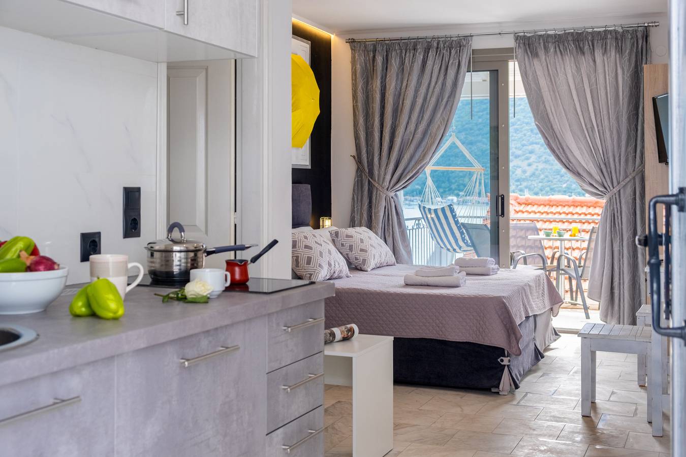 Ολόκληρο το στούντιο, Studio Apartment "King 6" with Sea View, Shared Pool & Wi-Fi in Γένι, Ελλάδα