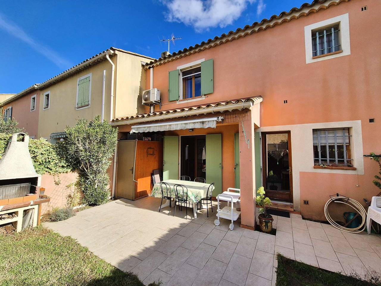 Maison 2 chambres, climatisation, jardin, barbecue, internet in Six-Fours-les-Plages, Côte méditerranéenne (France)