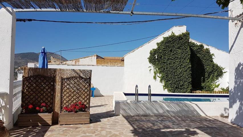 Casa rural para 7 personas, con piscina además de jardín y vistas en Sierra Mágina - 4