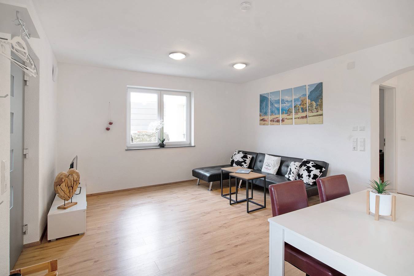 Hel lägenhet, Apartment 'Fewo Bergblickle' with Mountain View, Shared Pool and Wi-Fi in Neukirch, Region Bodensee-Oberschwaben