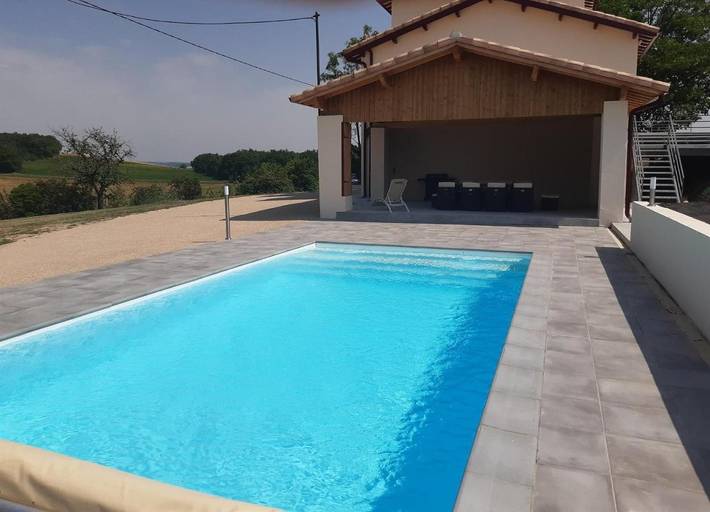 Location de vacances pour 12 personnes, avec vue ainsi que piscine et jardin à Giroussens - 3