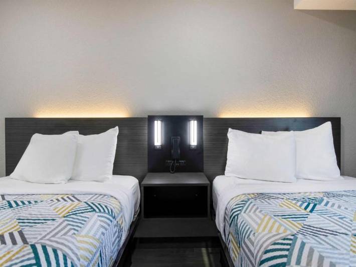 Apartamento entero, 2 camas completas | Acceso para vehículos | Nsmk | Microondas in Atlanta, Condado de Fulton