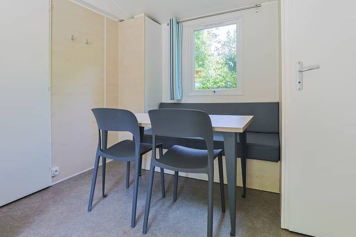 Caravane pour 4 personnes, avec terrasse et balcon/terrasse à Belvès - 3