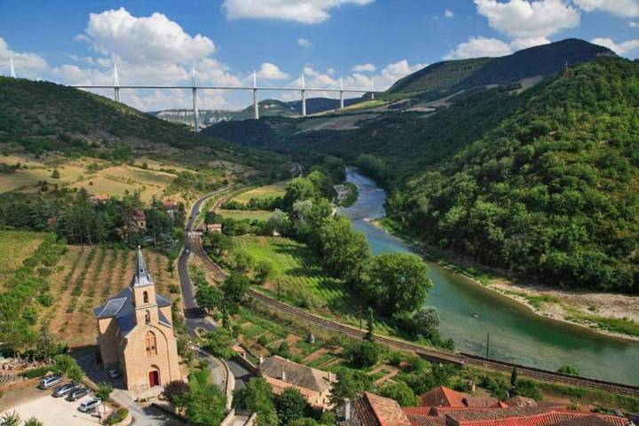 Location de vacances pour 10 personnes, avec Balcon et Terrasse ainsi que Sauna et Vue à Comprégnac