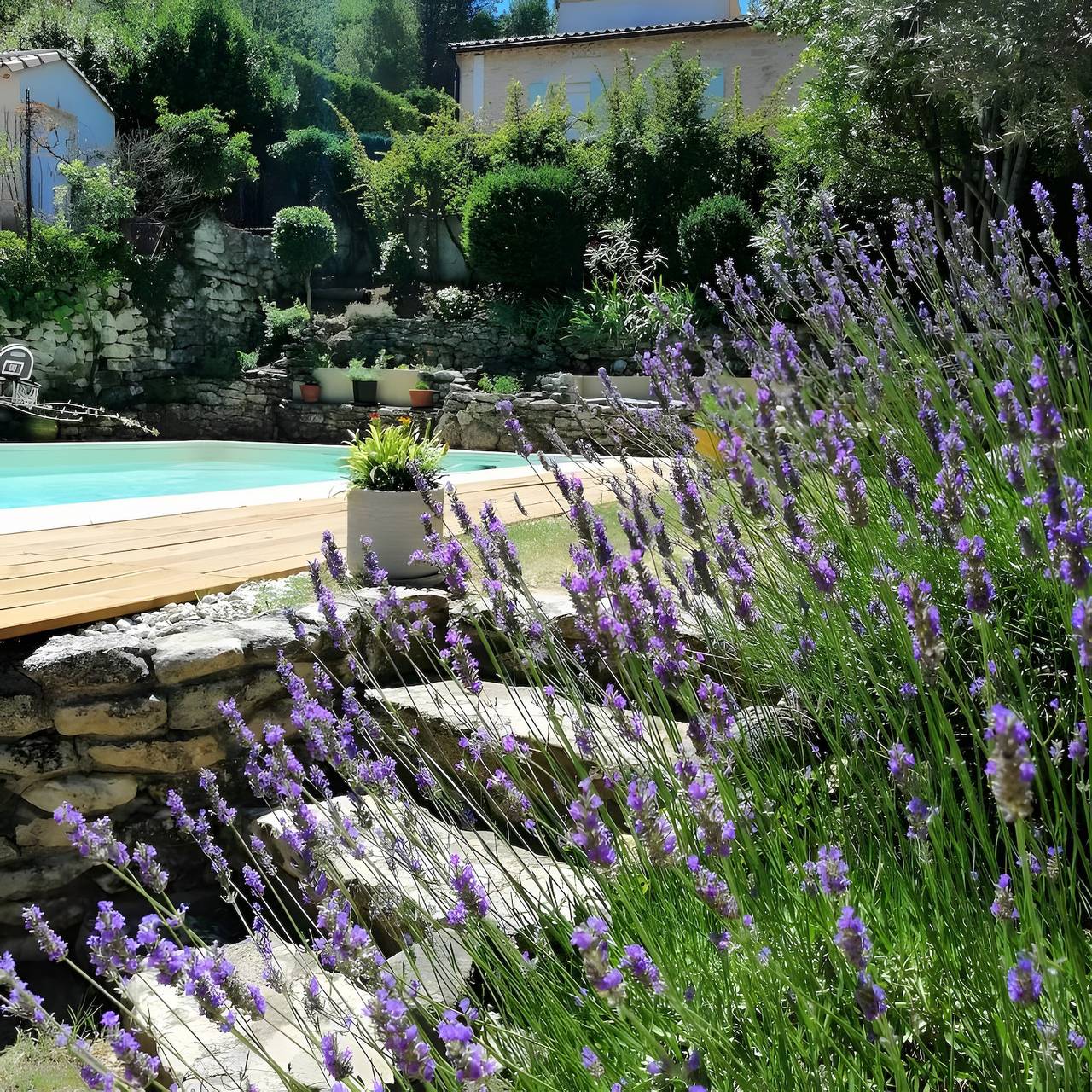 Gîte chez nanou, piscine privée de 10m x 5m in Saint-Paul-Trois-Châteaux, Région de nyons