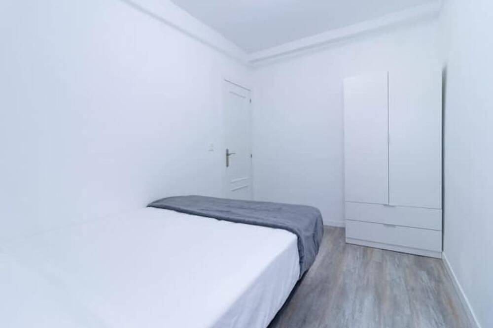 Entire apartment, Apartment in the historic center of Zaragoza | Free Parking | check in 24 h. in Saragossa, Saragossa Province