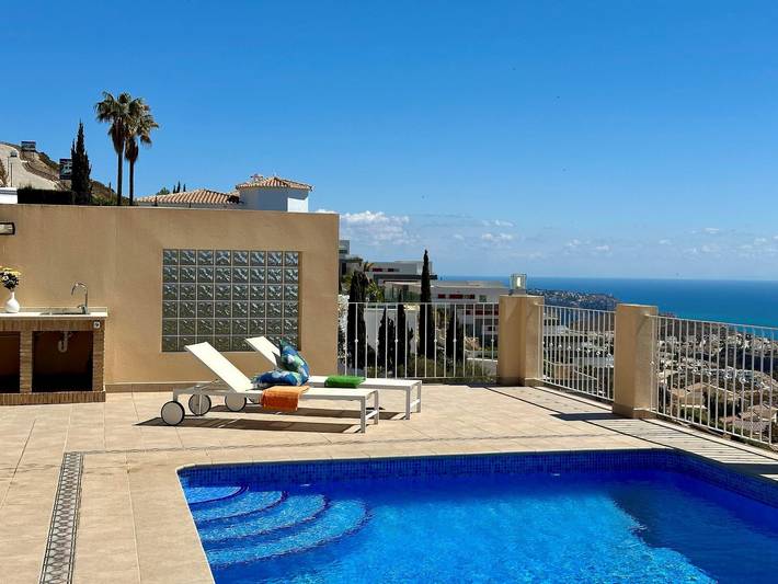 Chalet para 6 personas, con balcón además de jardín y piscina, Familias con niños en Marina Alta