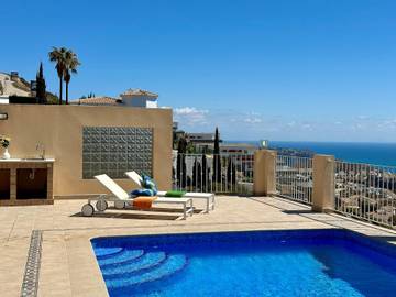 Chalet para 6 personas, con piscina además de balcón y jardín, Familias con niños en Comunidad Valenciana