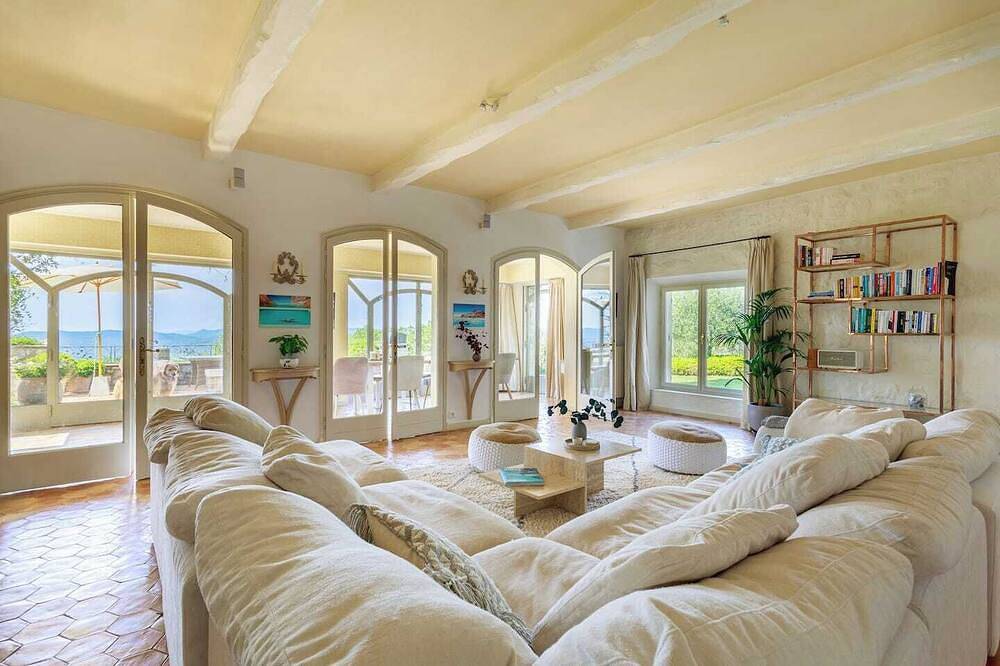 Villa with separate guesthouse with panoramic view in Montauroux, Côte méditerranéenne (France)