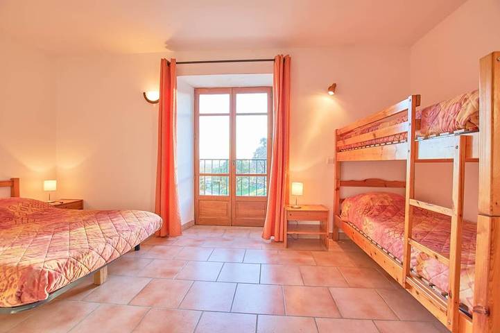 Appartement entier, Les 3 Eaux - 14 pers in Vagnas, Ardèche