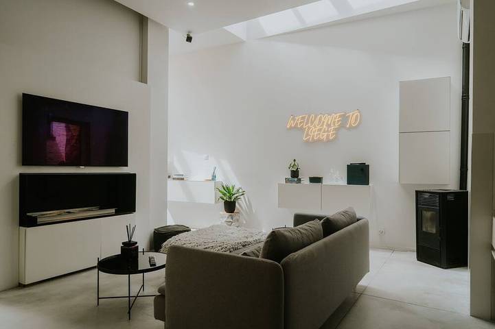 Ganze Wohnung, Beautiful loft,Free Prosecco Bottle 🥂 fully equipped, private parking, clim in Lüttich, Lüttich und Umgebung