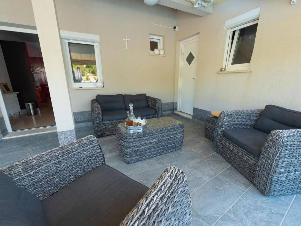 Three Bedroom Villa With Private Pool in Dalmatinisches Zagora