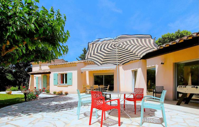 Location de vacances pour 8 personnes, avec jardin ainsi que piscine et terrasse, animaux acceptés à Montélimar - 3