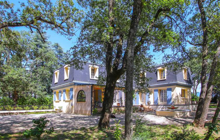 Location de vacances pour 10 personnes, avec piscine et jardin à Cléon-d'Andran - 2