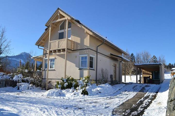 Ferienhaus für 8 Personen, mit Balkon und Garten