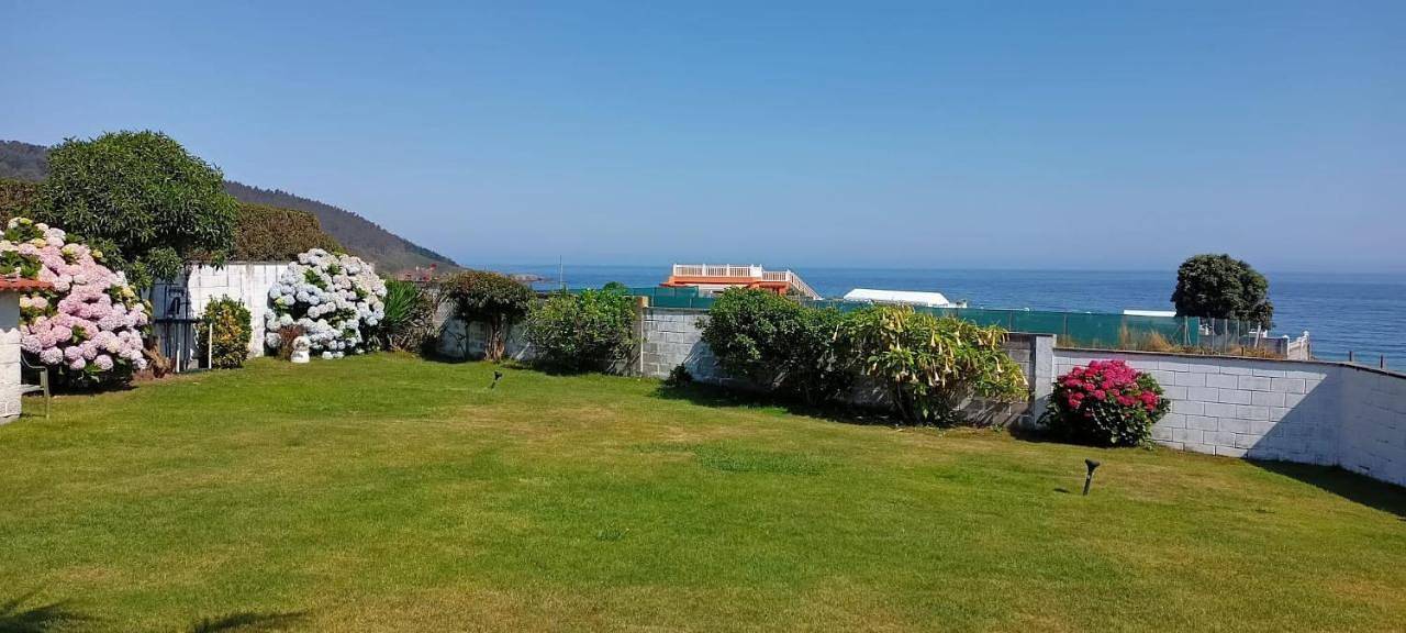 Casa En Playa De Razo Con Jardin Y Vistas Al Mar in Praia de Razo (Carballo), Carballo
