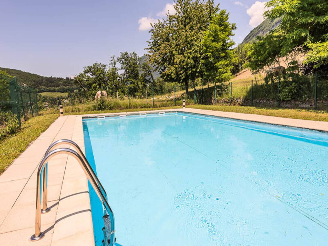 Apartamento entero, Apartamento en Talloires con vistas al lago y piscina in Talloires-Montmin, Región de Annecy