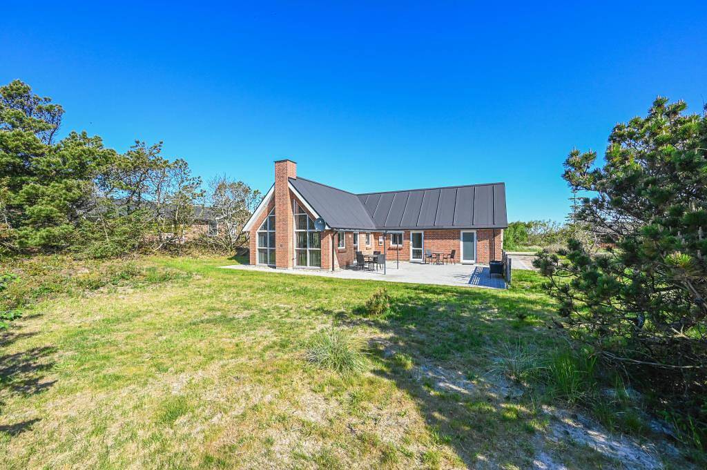 Modern holiday home with 2 bathrooms, whirlpool and sauna in Fjand, Nissum Fjord