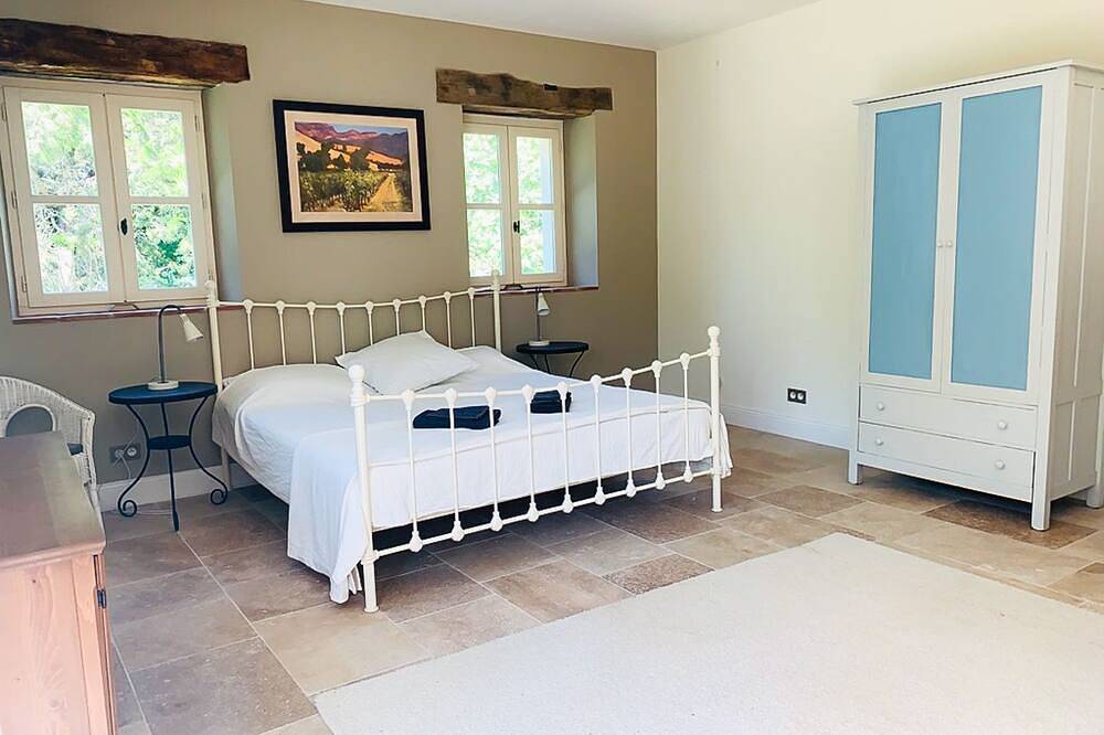 Maison Roques - Six Chambres Villa, Couchages 12 in Gers