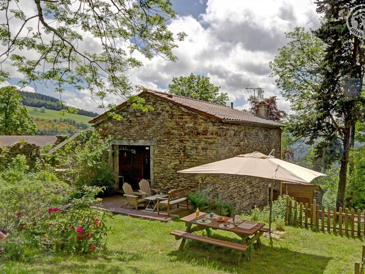 Cozy cottage with stunning views near Saint-Étienne in Saint-Étienne, Pilat Regional Nature Park