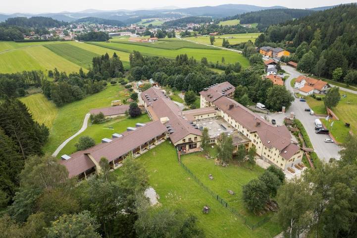 Hotel für 3 Personen, mit Terrasse und Garten sowie Kinderpool und Pool in Bischofsmais