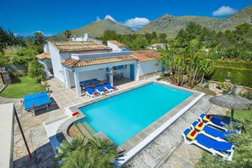 Villa in Playa del Port de Pollença, Pollença für 6 