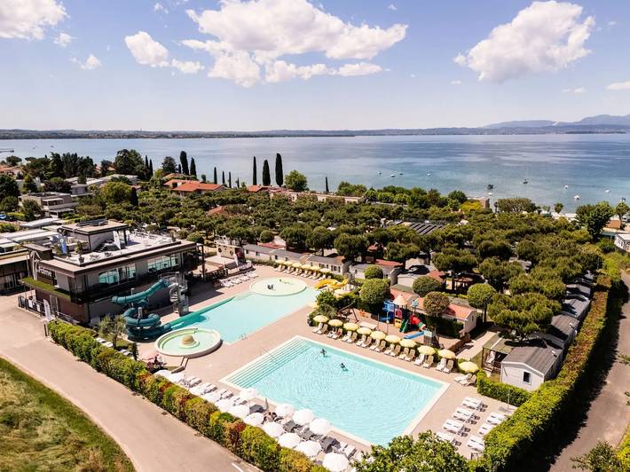 Bungalow für 4 Personen, mit Terrasse und Pool sowie Sauna in Lazise