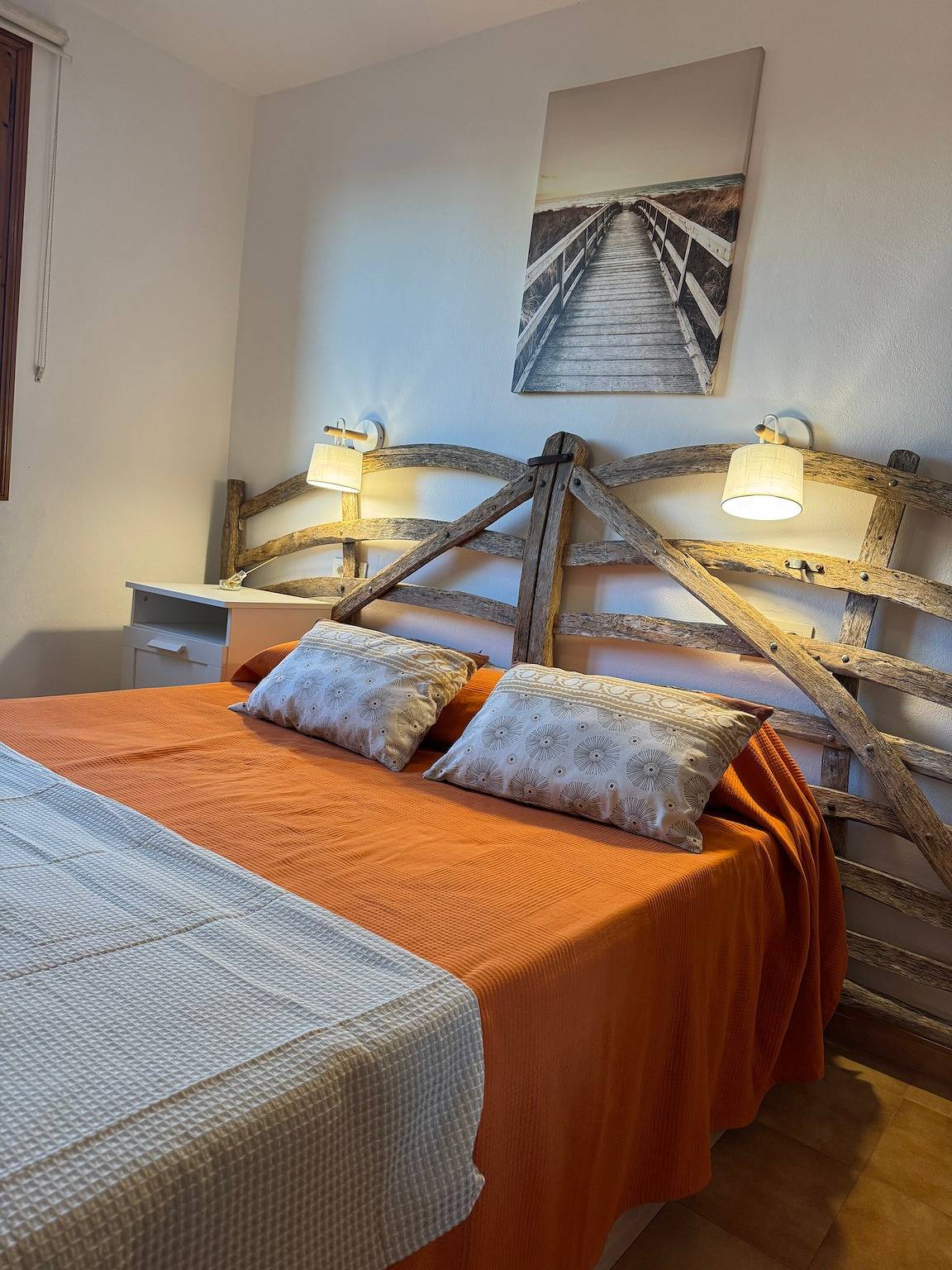 Entire apartment, Apartment 'Dreams Of Menorca' with Sea View, Shared Pool & Wi-Fi in Arenal d'en Castell, Es Mercadal