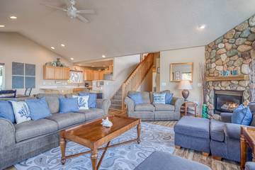 Vacation House for 12 Guests in Roads End, Oregon Coast, Picture 1