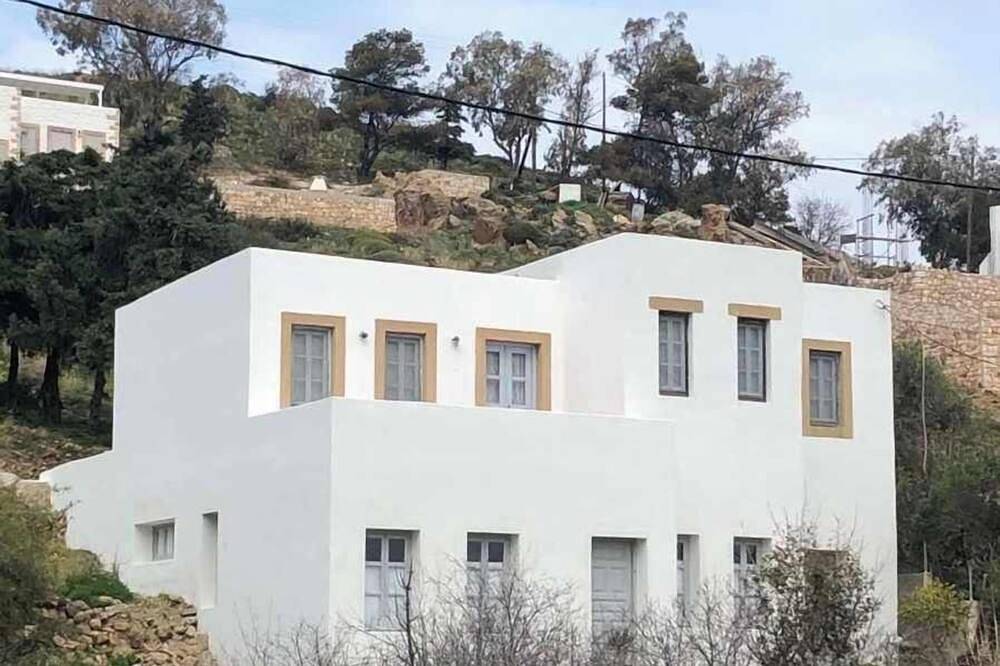 Entire apartment, Sea View Patmos 2 Bd Flat with Balcony in Dodecanese