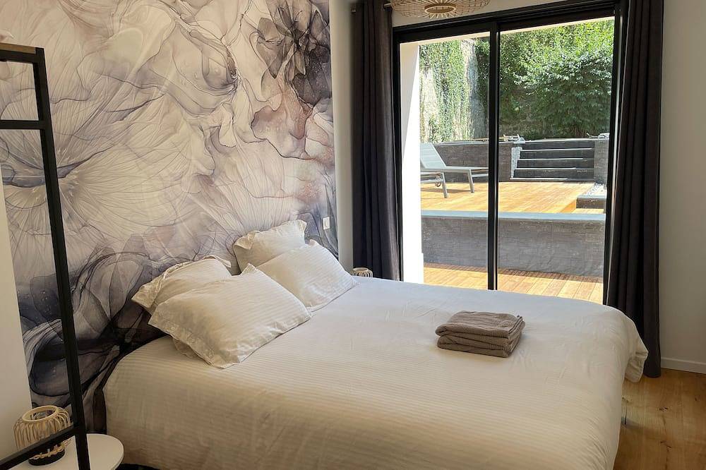 Maison 12 Personnes au Coeur de la Vieille Ville ! in Boulogne-sur-Mer, Boulogne-sur-Mer region