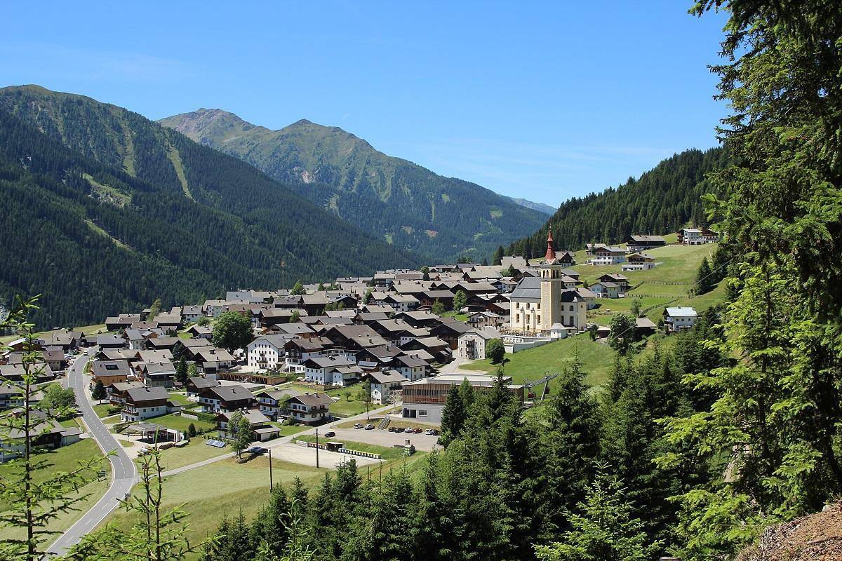 Romantik Suite Halbpension in Alpes de Gailtal, Obertilliach