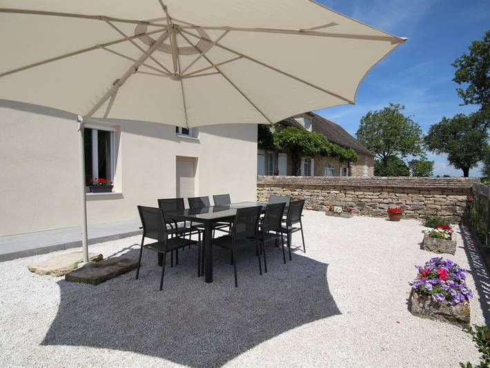 Renoviertes Haus nahe Beaune, Weinberge, 4 Schlafzimmer, Parkplatz, WLAN inklusive in Meursanges, Beaune und Umgebung