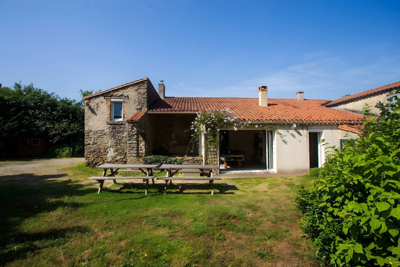 Cottage 'Gîte De La Balangerie' avec terrasse privée, jardin privé et Wi-Fi in Mouilleron-le-Captif, Vallée de la Loire