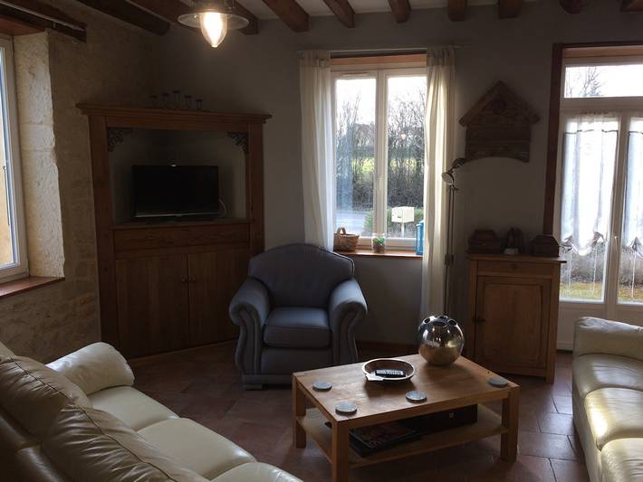 Gîte pour 8 personnes, avec jardin et terrasse dans Saône-et-Loire - 2