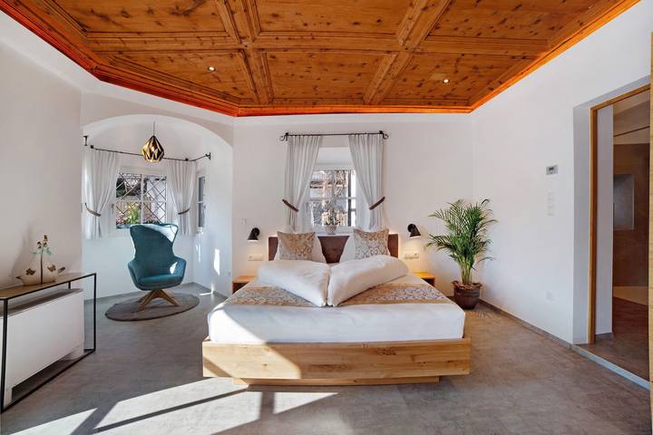 Ganze Wohnung, Ferienwohnung 'Goschtstub' mit Bergblick, privater Terrasse und Wi-Fi in Partschins, Texelgruppe
