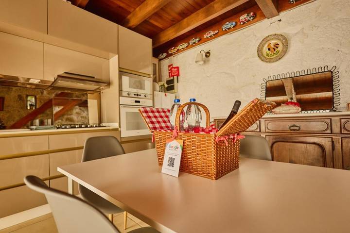 Location de vacances pour 6 personnes, avec Terrasse ainsi que Jardin et Vue dans Alpendurada - 3