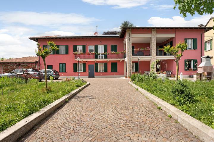 Vacation rental for 6 people, with yard in Lago Maggiore