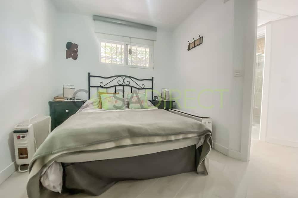 Apartamento entero, Spacious 1 bedroom apartment near to the beach in Urbanizacion La Esperanza, Vélez-Málaga