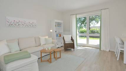 Ferienwohnung für 3 Personen, mit Terrasse und Garten in Bornholt